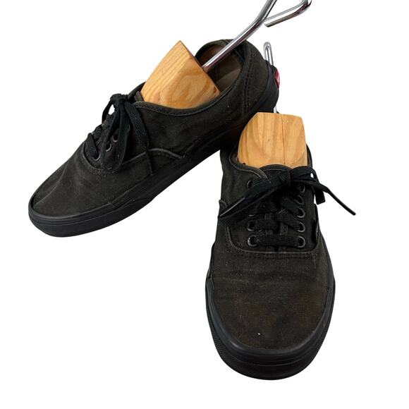 Vans Authentic Canvas Low Top Solid All Black Women's Size 8.5 Men's Size 7 - Picture 1 of 11